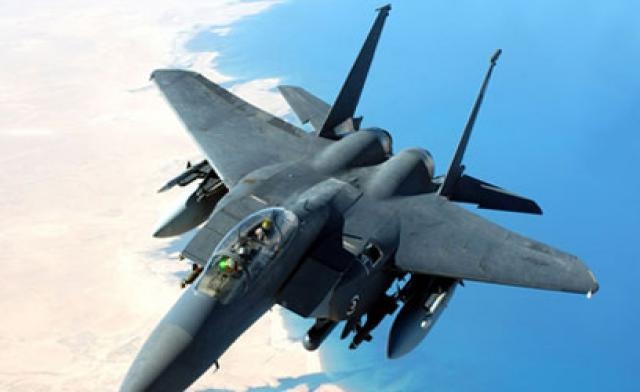 May bay chien dau F-15 roi tai My hinh anh