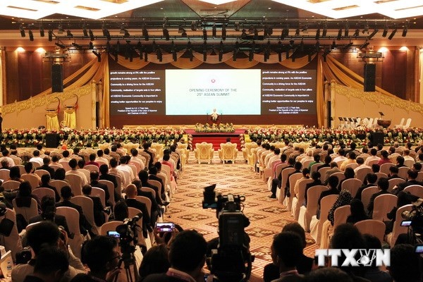 ASEAN thao luan ve IS, Ebola trong hoi nghi cap cao hinh anh