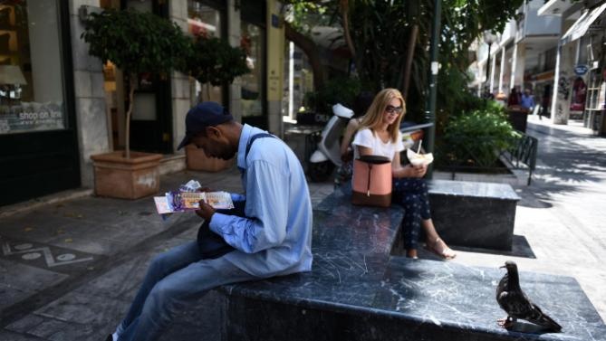 Nguoi giau Hy Lap cung chun tay vi khung hoang hinh anh