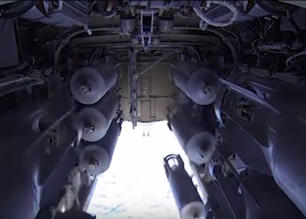 Phi co Nga tha bom thong minh diet IS hinh anh