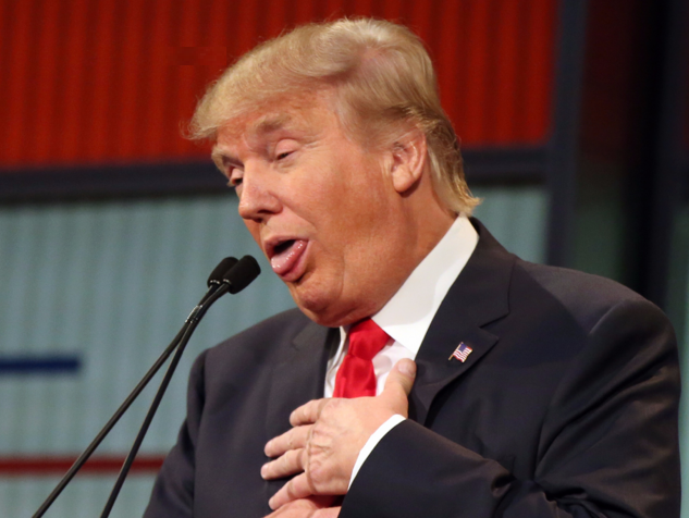 Ke hoach danh bai Donald Trump cua Hillary Clinton hinh anh