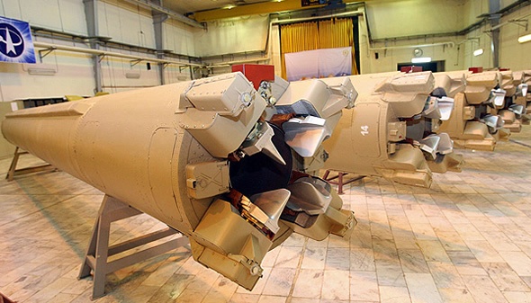 Iran thu ten lua dan dao, phot lo lenh cam van hinh anh