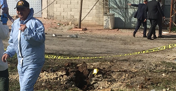 IS phong ten lua sang Tho Nhi Ky, 2 nguoi chet hinh anh