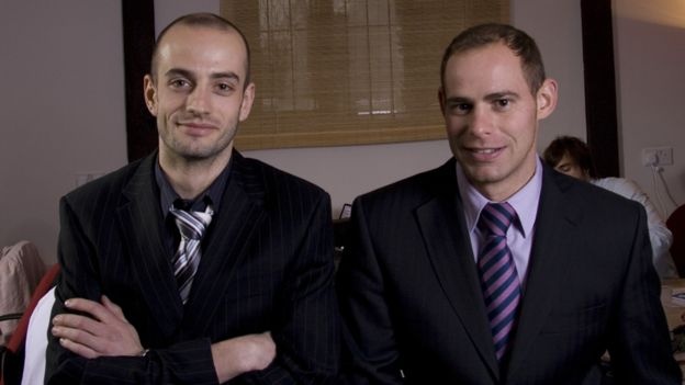 trẻ bán thảm trở thành triệu phú ảnh 2 tre ban tham tro thanh trieu phu anh 2