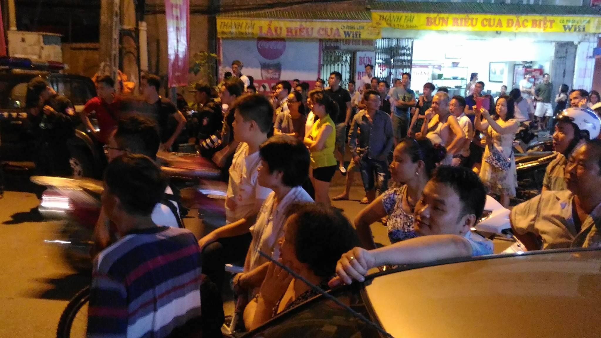 Obama an bun cha Ha Noi anh 4