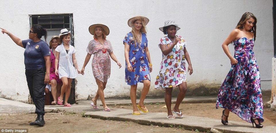 Thi nhan sac trong tu anh 1