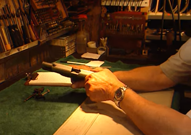 Nguoi chet vach mat chong bang la thu trong tu (ky 2) hinh anh