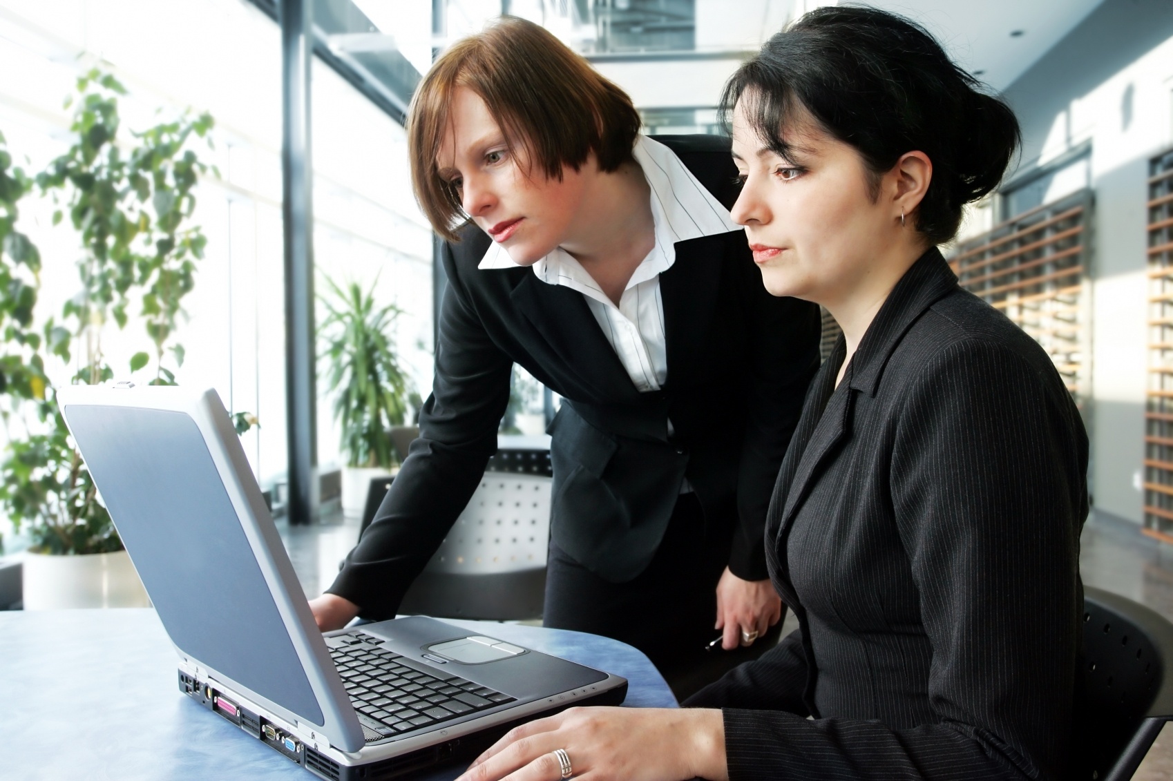 qua do tu lam thue sang tu kinh doanh anh 1