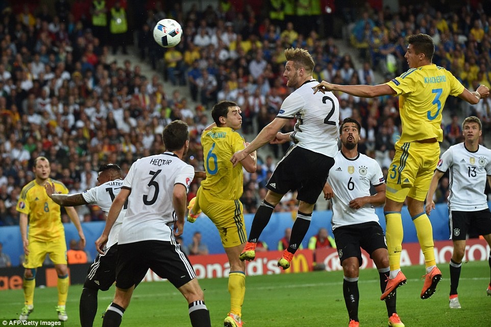 cuoc chien thuong hieu tai Euro 2016 anh 1