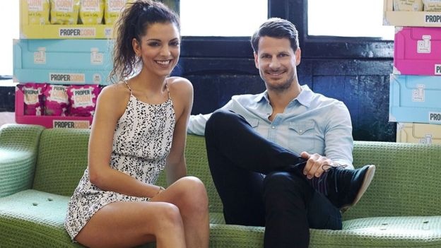 Ban bong ngo thu ve trieu USD hinh anh