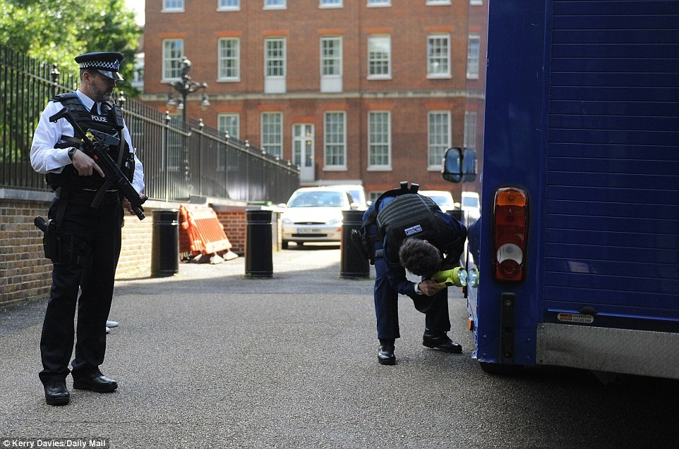 chuyen do dac cua thu tuong David Cameron anh 4