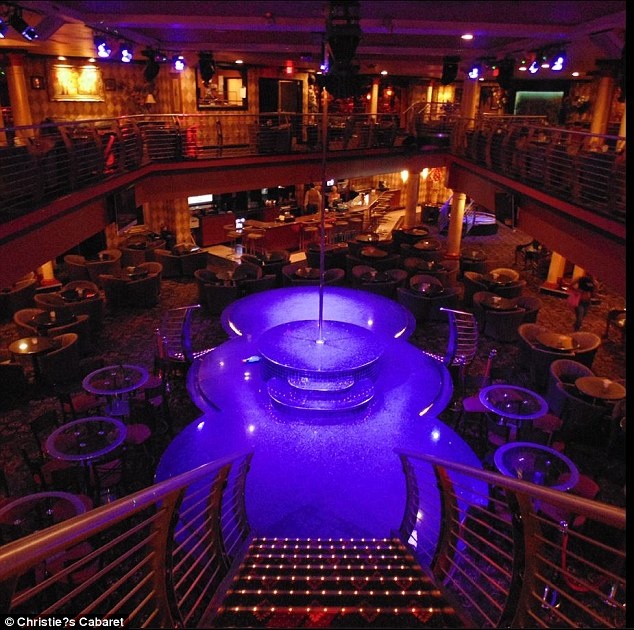 cau lac bo thoat y cho dai hoi anh 2