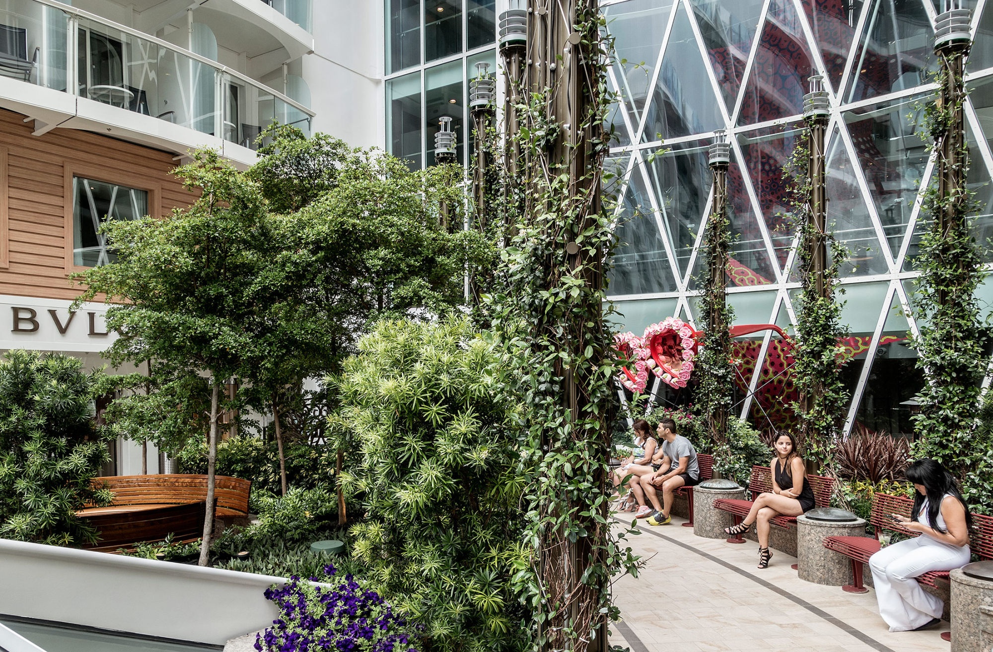 du thuyen lon nhat the gioi anh 4