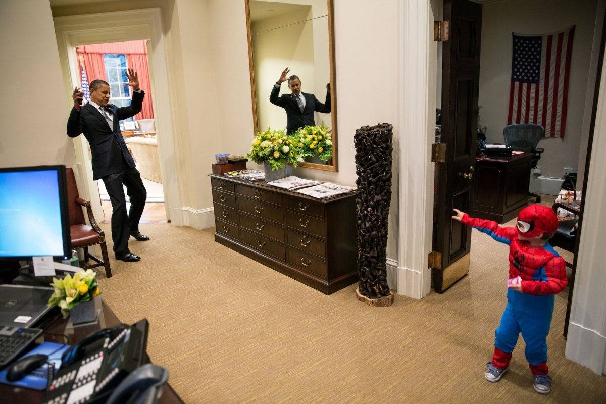 khoảnh khắc ấn tượng với trẻ của Barack Obama ảnh 6 khoanh khac an tuong voi tre cua Barack Obama anh 6