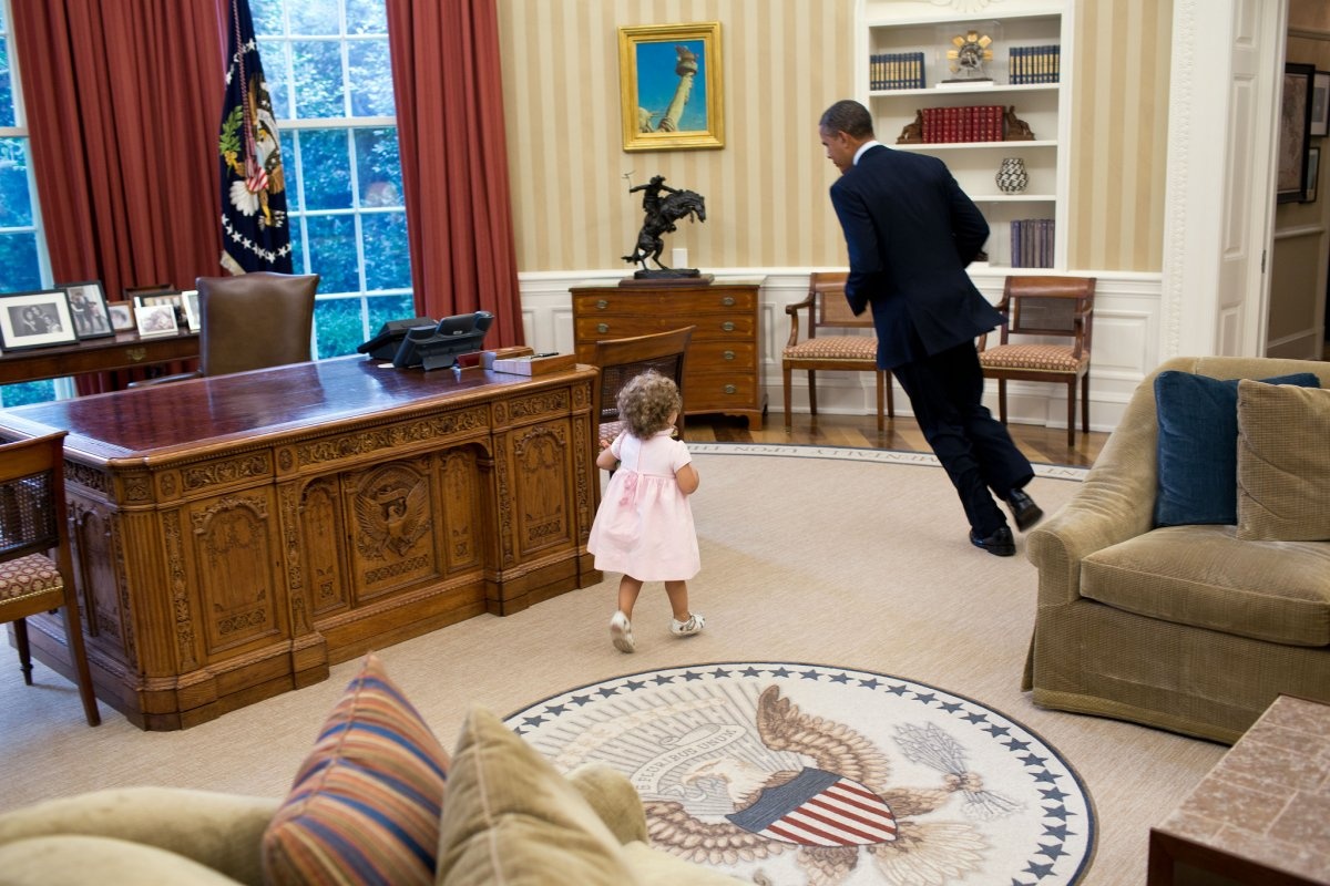 khoảnh khắc ấn tượng với trẻ của Barack Obama ảnh 12 khoanh khac an tuong voi tre cua Barack Obama anh 12