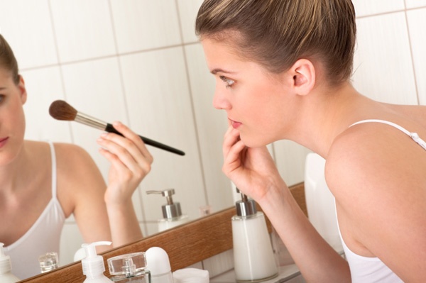 Chuyen phi ly voi phu nu hinh anh