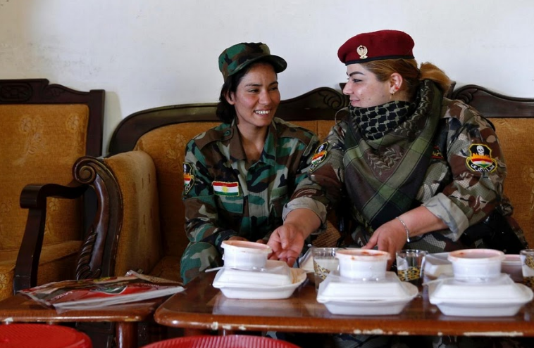 phu nu chong Nha nuoc Hoi giao anh 10