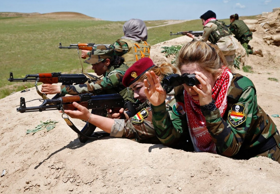 Cuoc song giua bom dan cua nhung nu chien binh diet IS hinh anh