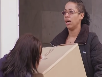 Ong gia liet tren noc oto hinh anh