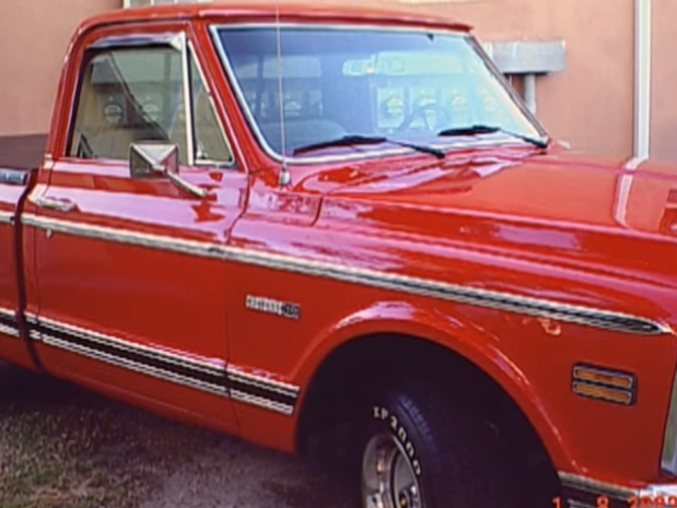 Vet mau bi an trong xe anh 8