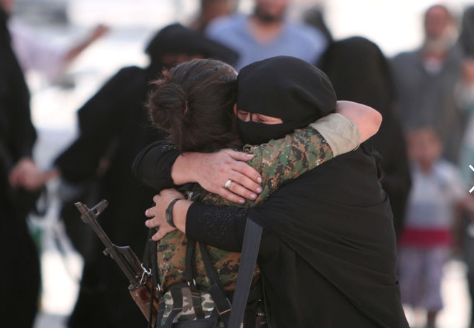 IS bat nguoi dan lam la chan song khi thao chay hinh anh