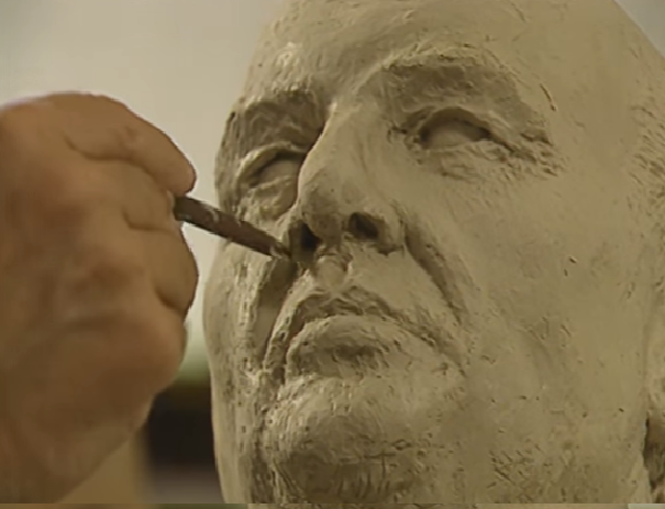 ke giet ca nha lan tron trong 18 nam anh 9