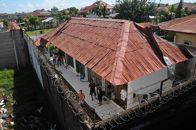 trai giam tren hon dao thien duong anh 1