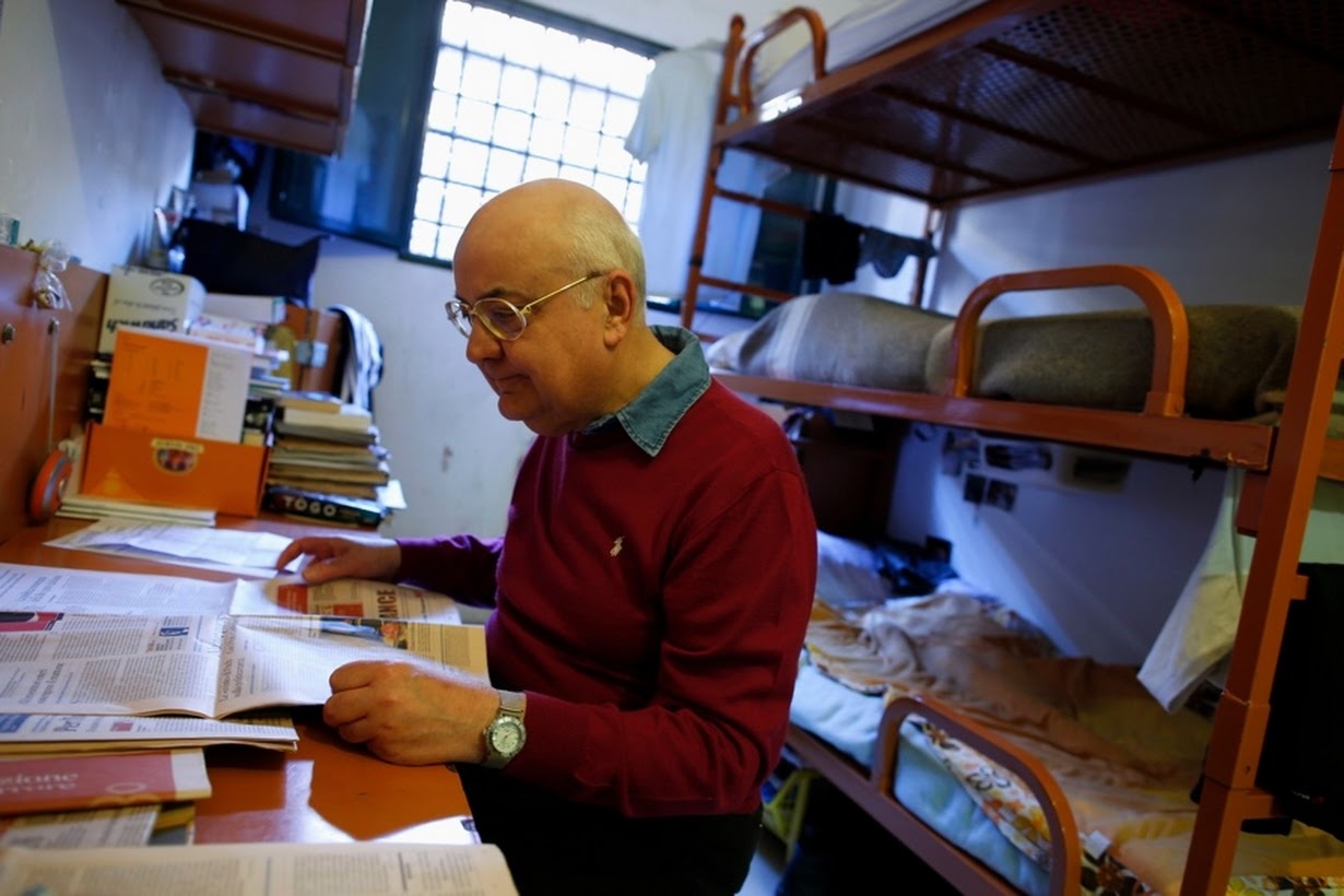 Cuoc song trong nha tu anh 5