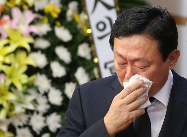 Con bi cuc cua 3 tap doan lon o Han Quoc hinh anh