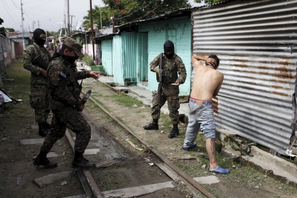 mau va quan tai o El Salvador anh 10