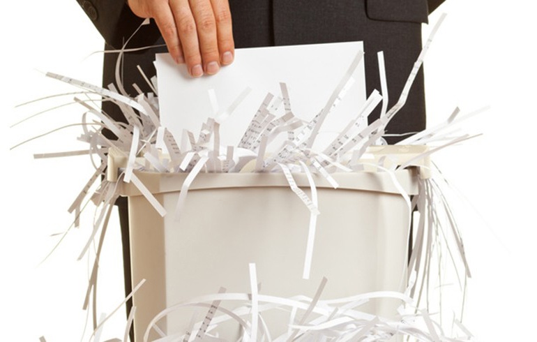 Hieu lam te nhi giua thu ky va sep hinh anh