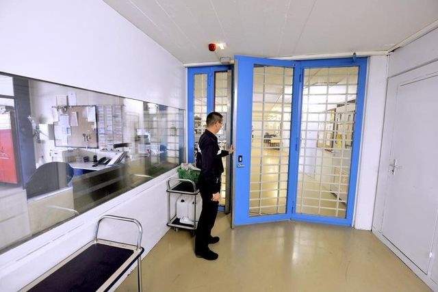 Nha tu nhu khach san o Thuy Si anh 8