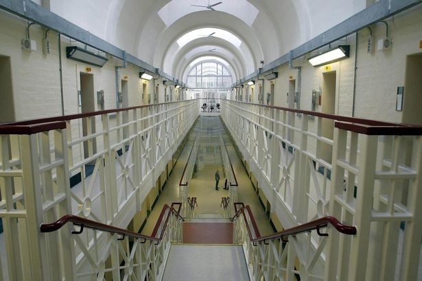 Nha tu mang biet danh 'lau dai cua ac quy' hinh anh