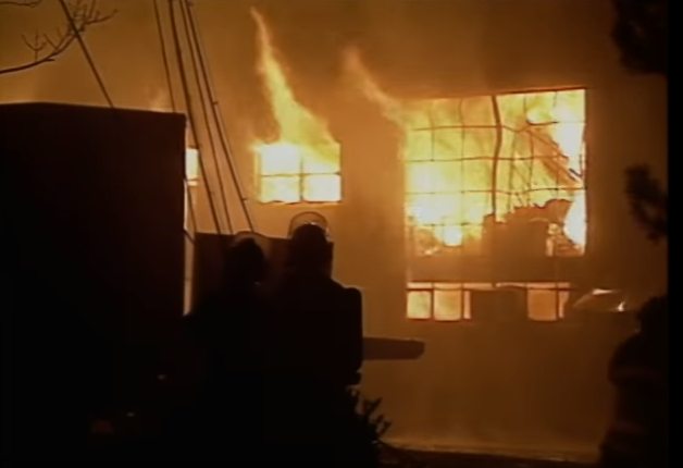 ke dot nha khet tieng nuoc My anh 3