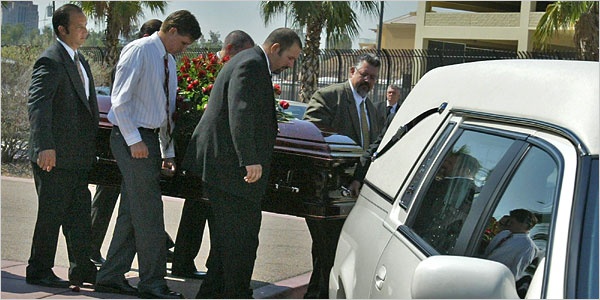 Vet tham o mong to cao ke giet nu quan chuc My hinh anh