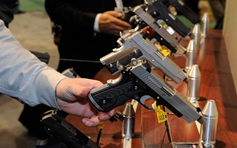 Khi ten cuop mua dan de cuop ngan hang hinh anh