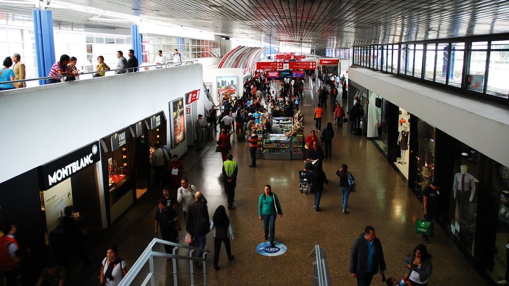 Chong ma tuy o san bay Colombia anh 8