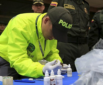 Cuoc chien chong ma tuy o phi truong ban ron tren the gioi hinh anh