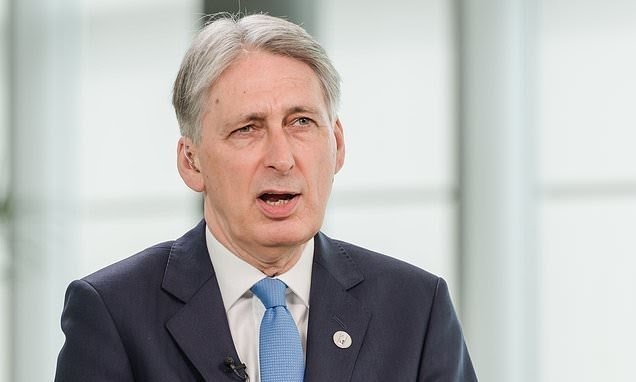 Cuu ngoai truong Anh: 'Dung dung tien tiet kiem dau tu tien so' hinh anh