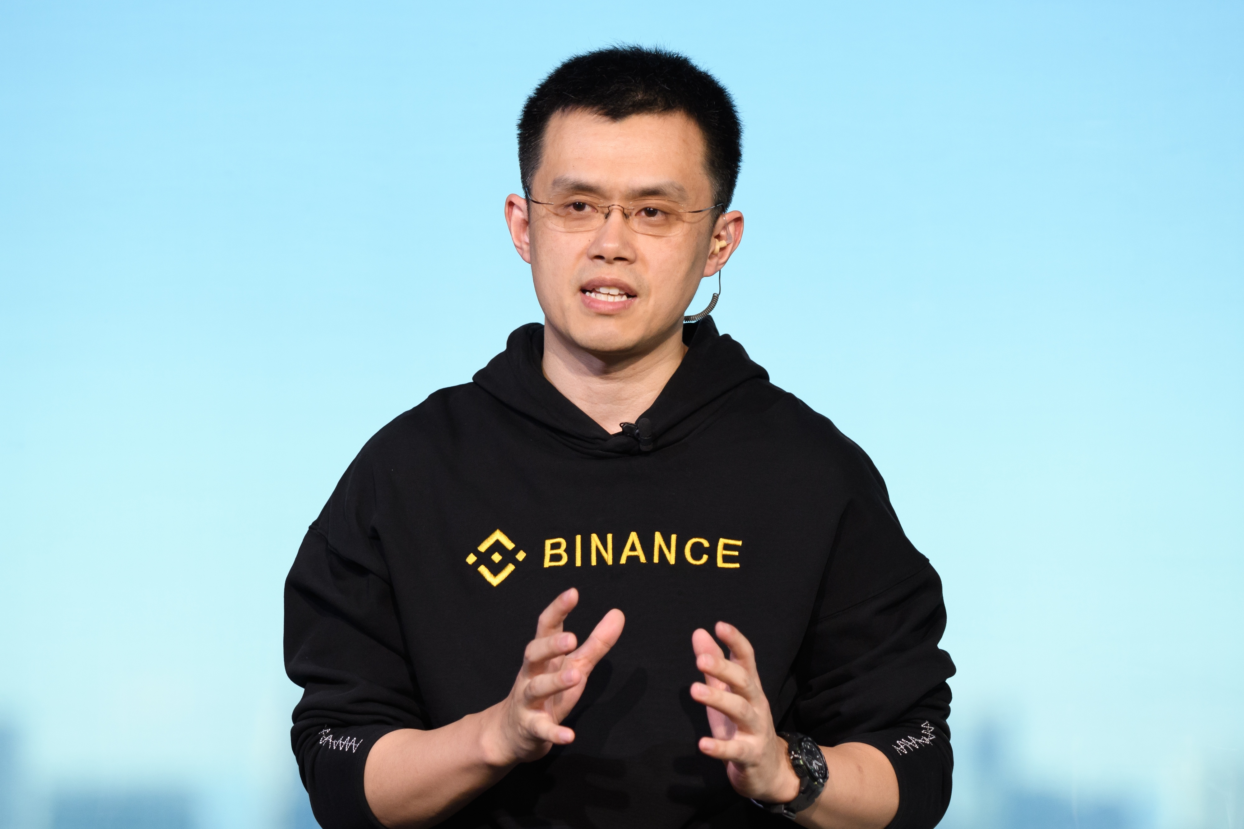 Binance doi mat voi hang loat cao buoc hinh anh