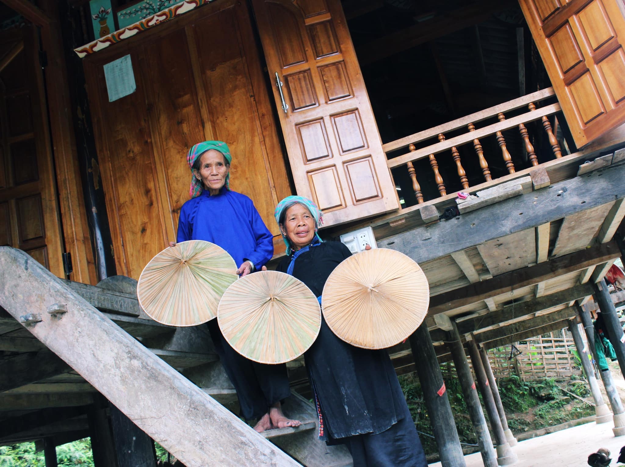 Nghe nhan lam non la Bac Ha anh 1