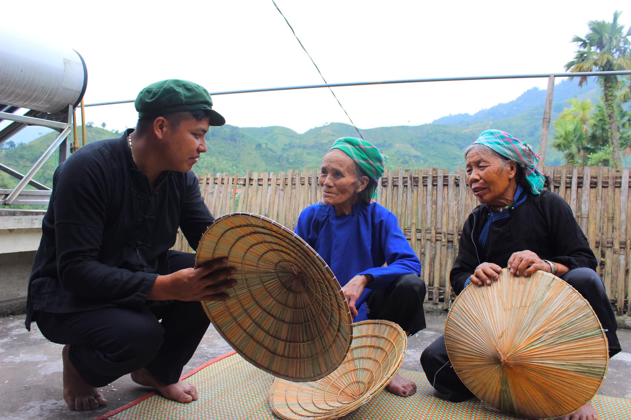 Nghe nhan lam non la Bac Ha anh 2