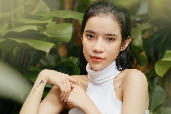 Chuyen thu vi ve tac gia xinh dep cua ‘Anh nha o dau the’ hinh anh