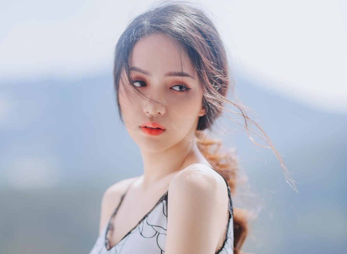 Huong Giang, AMEE va 5 nu ca si tai nang, ngoai hinh dep cua Vpop 2019 hinh anh