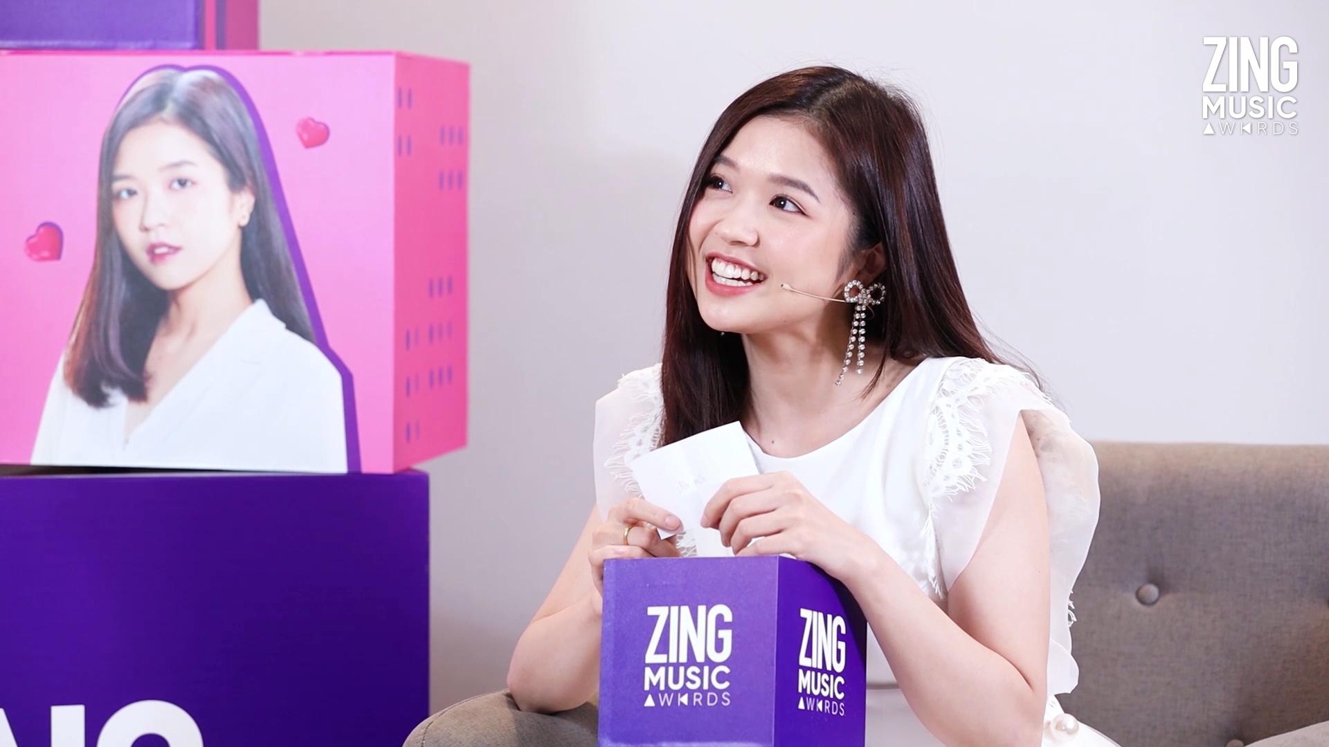 Suni Ha Linh hat 'Song gio' hinh anh