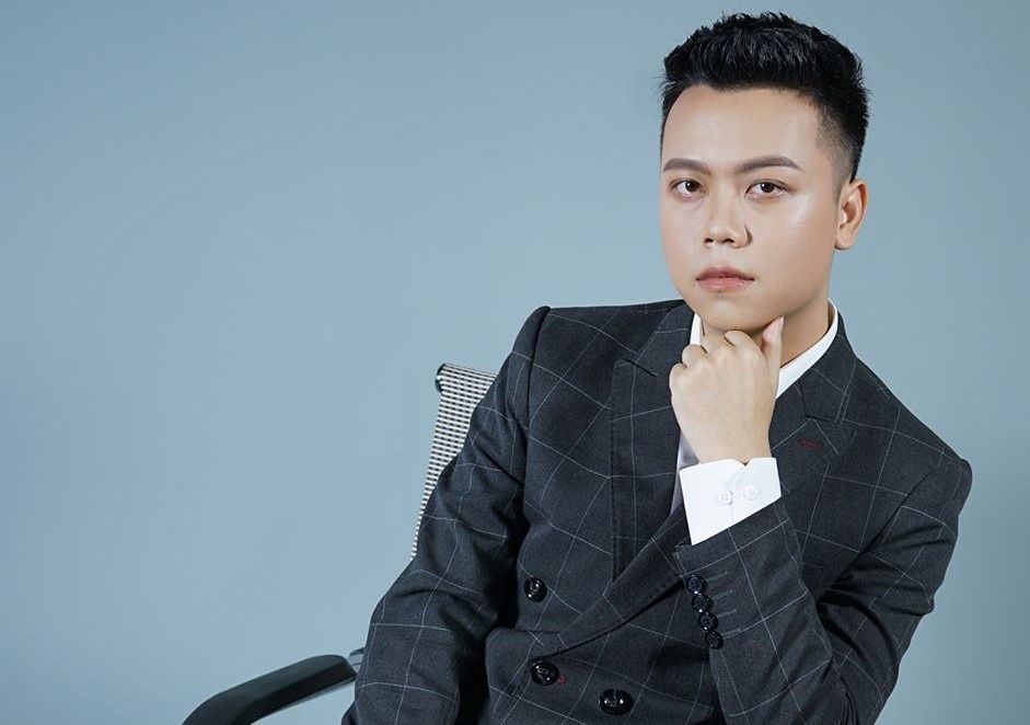 Dinh Dung: Tan binh thong tri Vpop bang am nhac co trang hinh anh