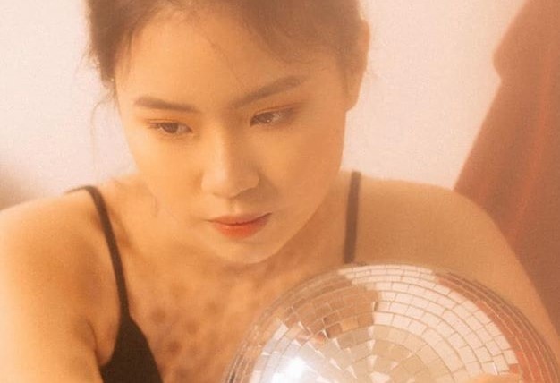 Hien tuong ‘Hai phut hon’ cua nu sinh 17 tuoi o Vpop hinh anh