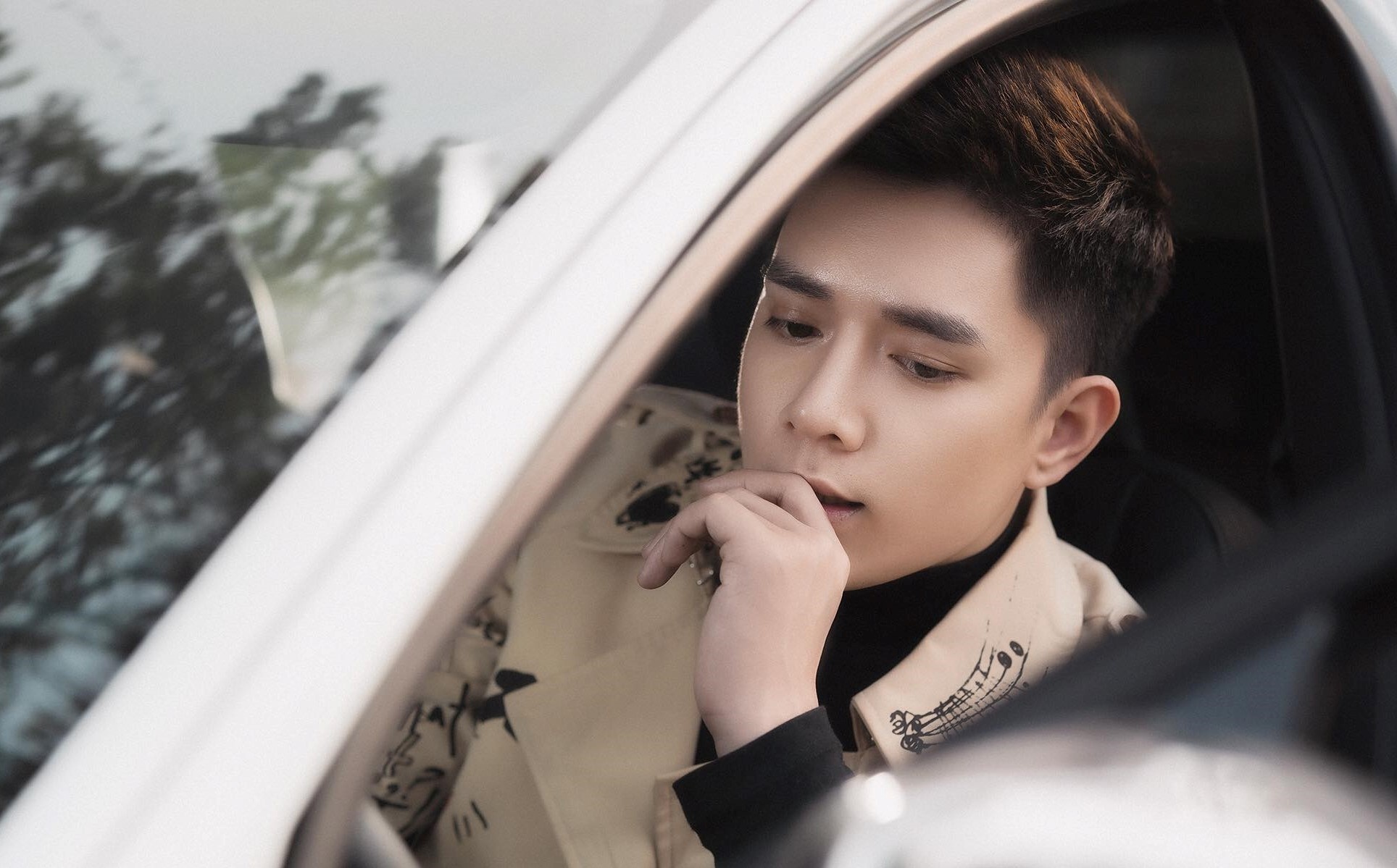 Hit moi cua ca si 'Yeu mot nguoi ton thuong' dan dau sau 2 ngay ra mat hinh anh