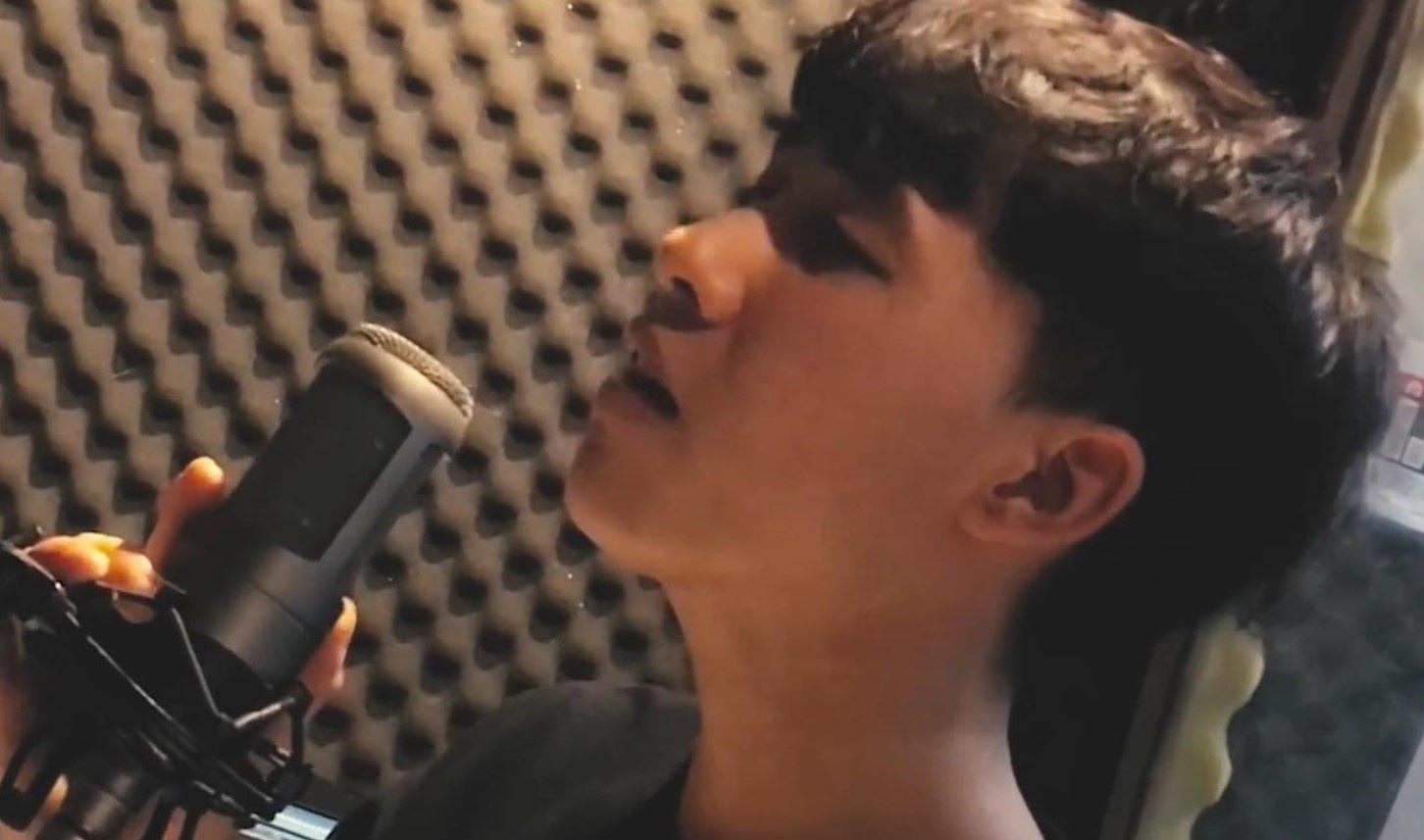 Ban nhac Hoa loi Viet cua chang trai sinh nam 2002 dung dau BXH hinh anh