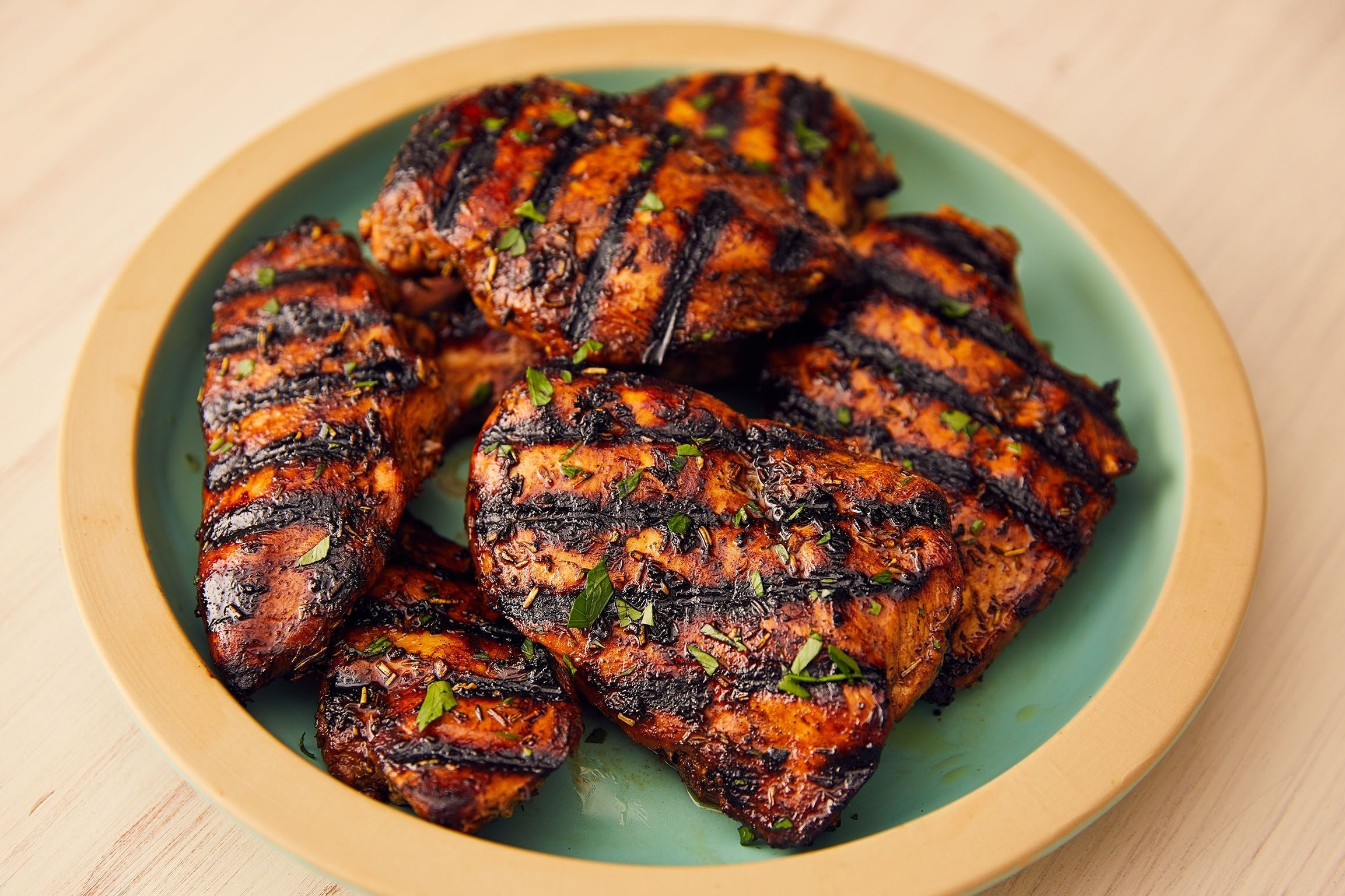 Lam ga nuong don gian ngon nhu ngoai tiem hinh anh